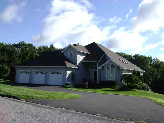 Building photograph for 35 LONG HORIZON RD